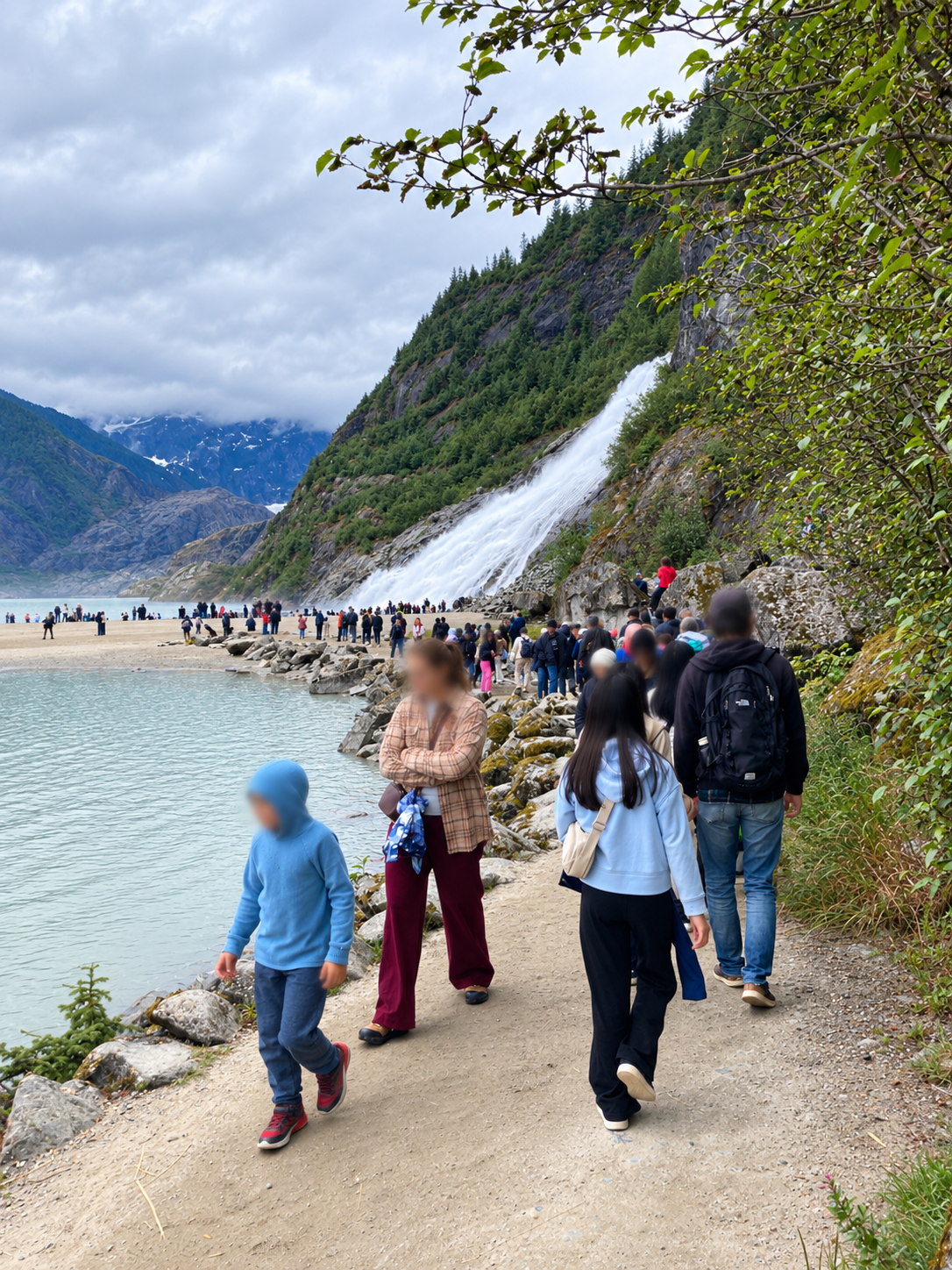 Walking to Nugget falls